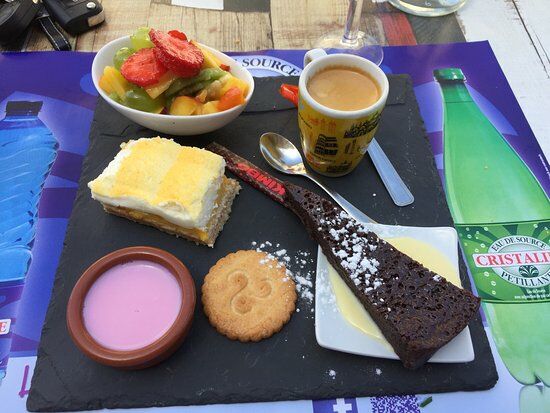 Le Café Du Théatre