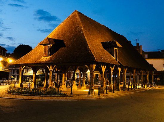 halle de Lyons-la-Forêt