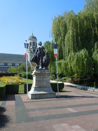 Monument aux Soldats et Marins du canton morts pour la Patrie