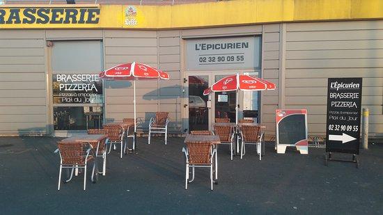 L'Epicurien at Simply Market