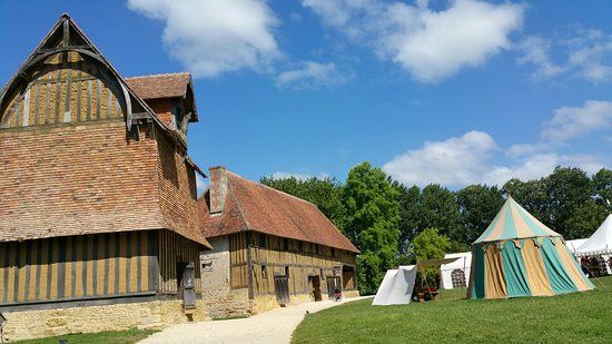 Fondation-musée Château de Crèvecœur-en-Auge