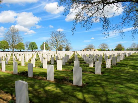 Cimetière militaire canadien de Bretteville-sur-Laize