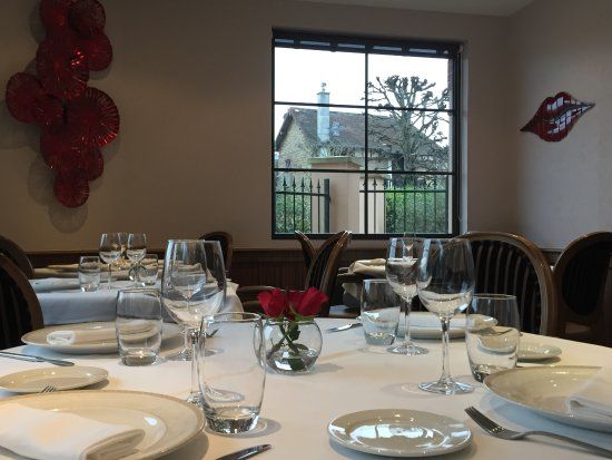 Le Bouche à Oreille