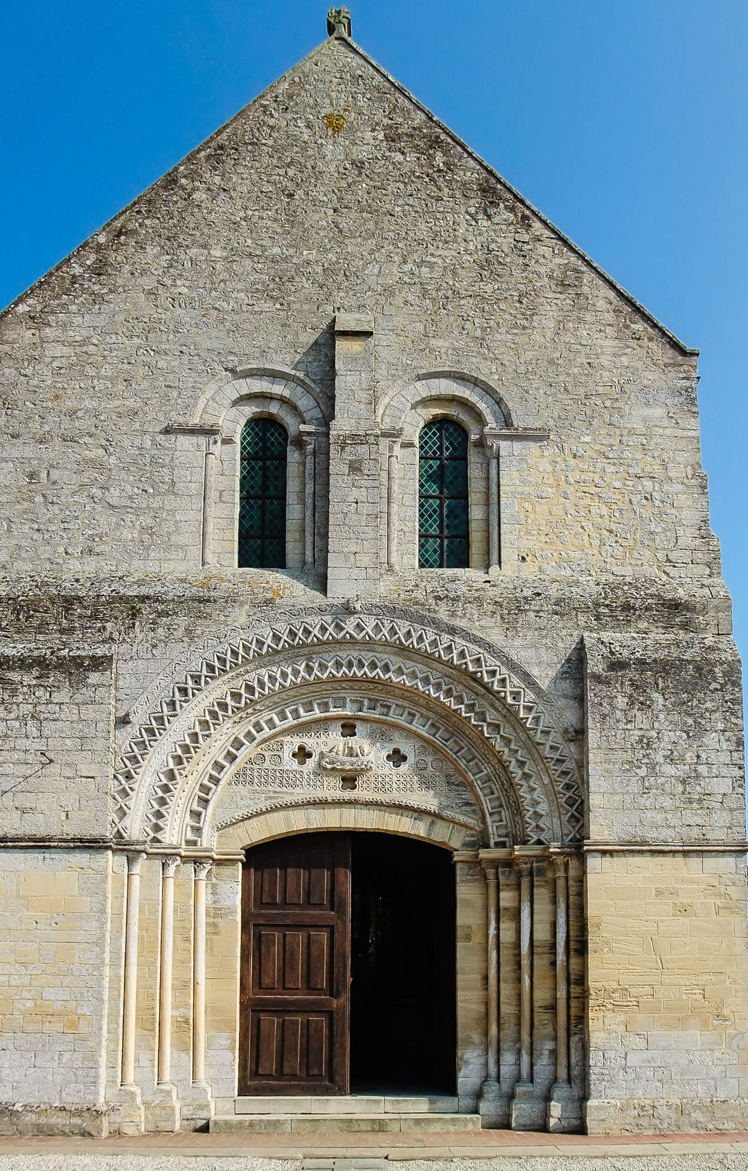 église Saint-Pierre de Tour-en-Bessin